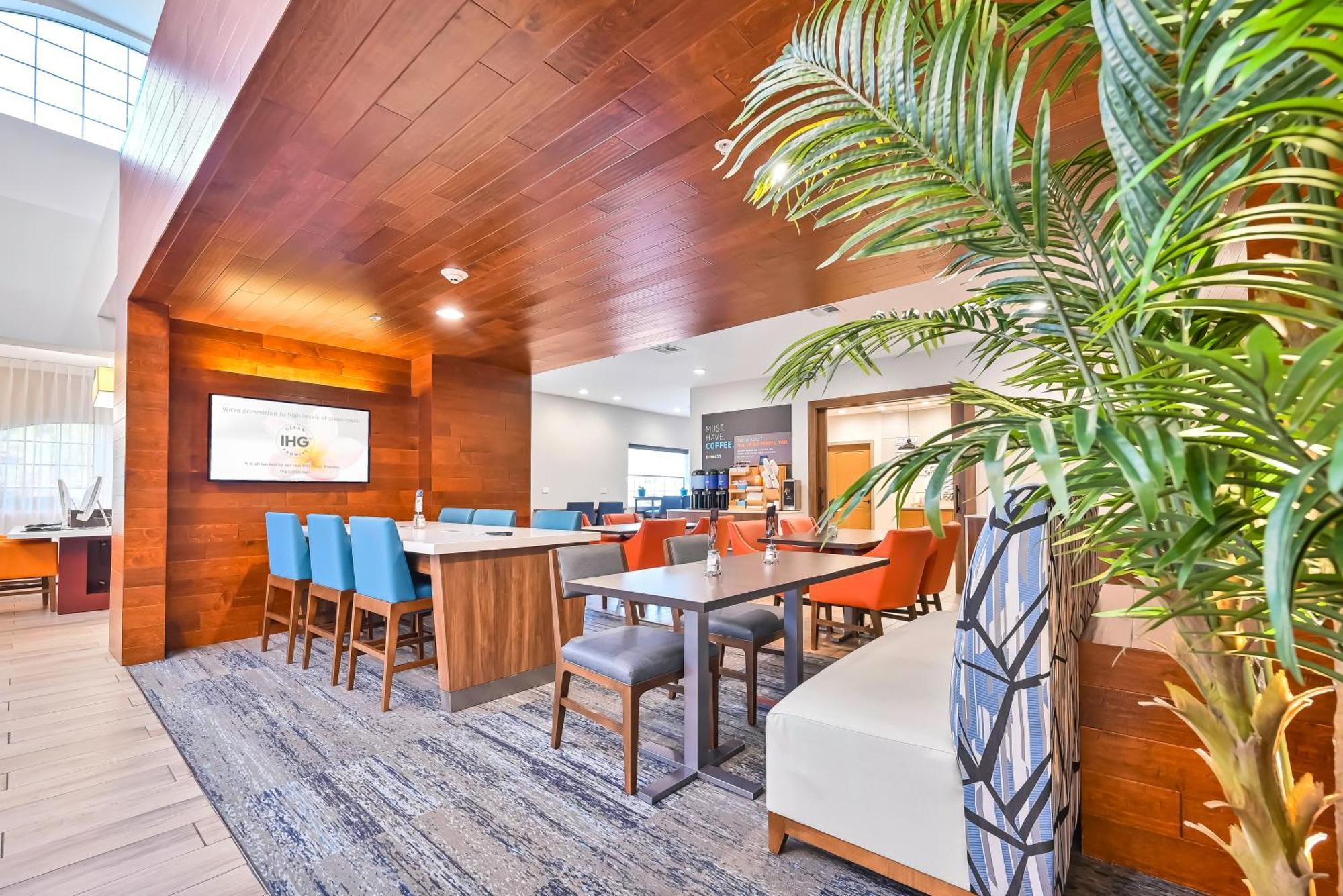 Holiday Inn Express Palestine By Ihg Extérieur photo