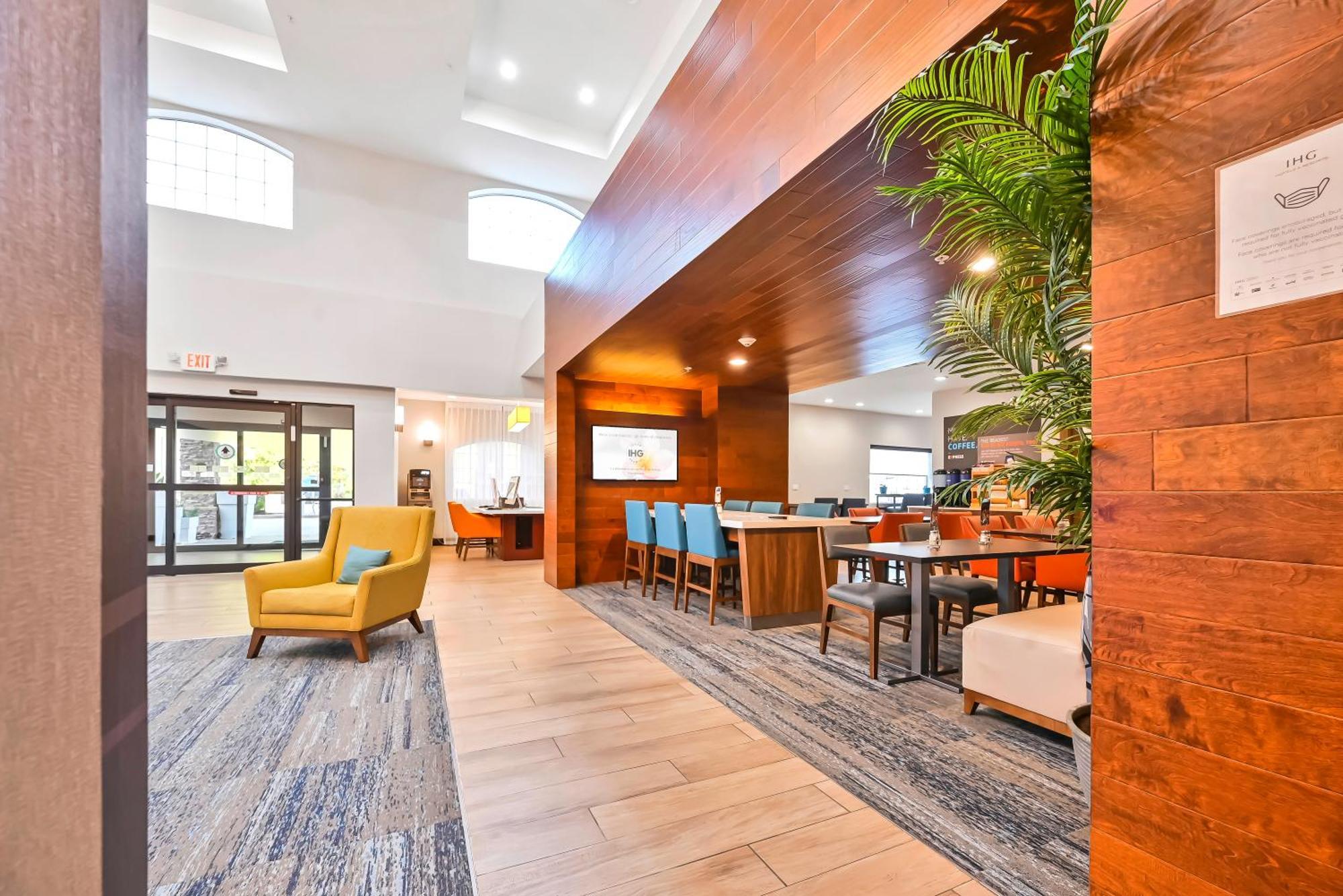 Holiday Inn Express Palestine By Ihg Extérieur photo